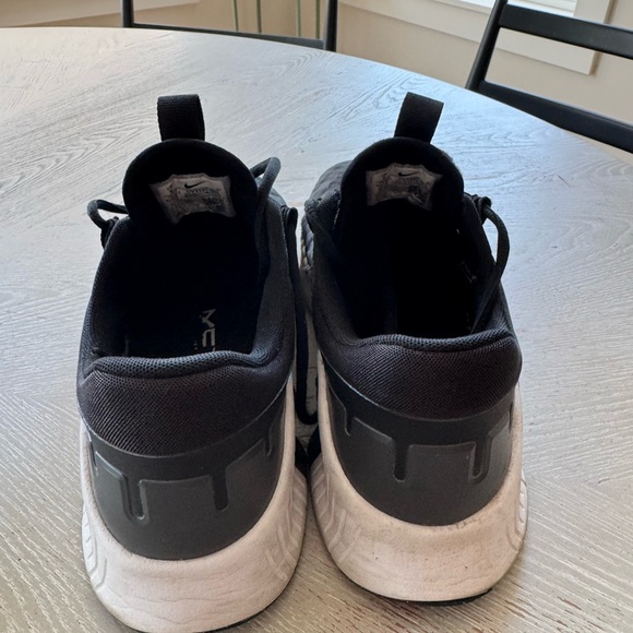 Nike Metcon Sneakers - Picture 2 of 5